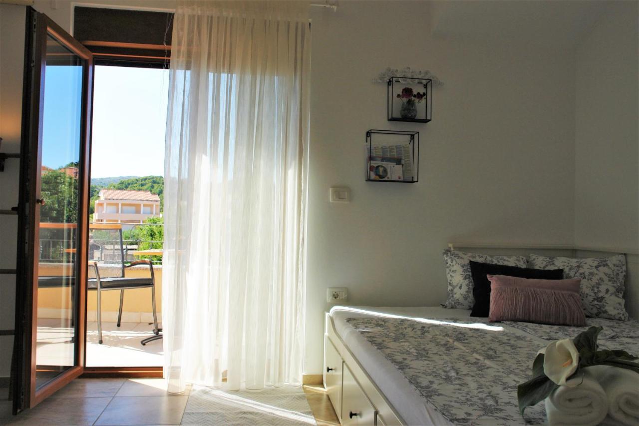 וודיצה Iva Apartmani מראה חיצוני תמונה
