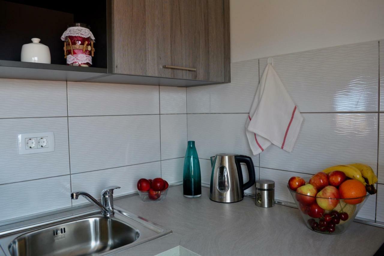 וודיצה Iva Apartmani מראה חיצוני תמונה
