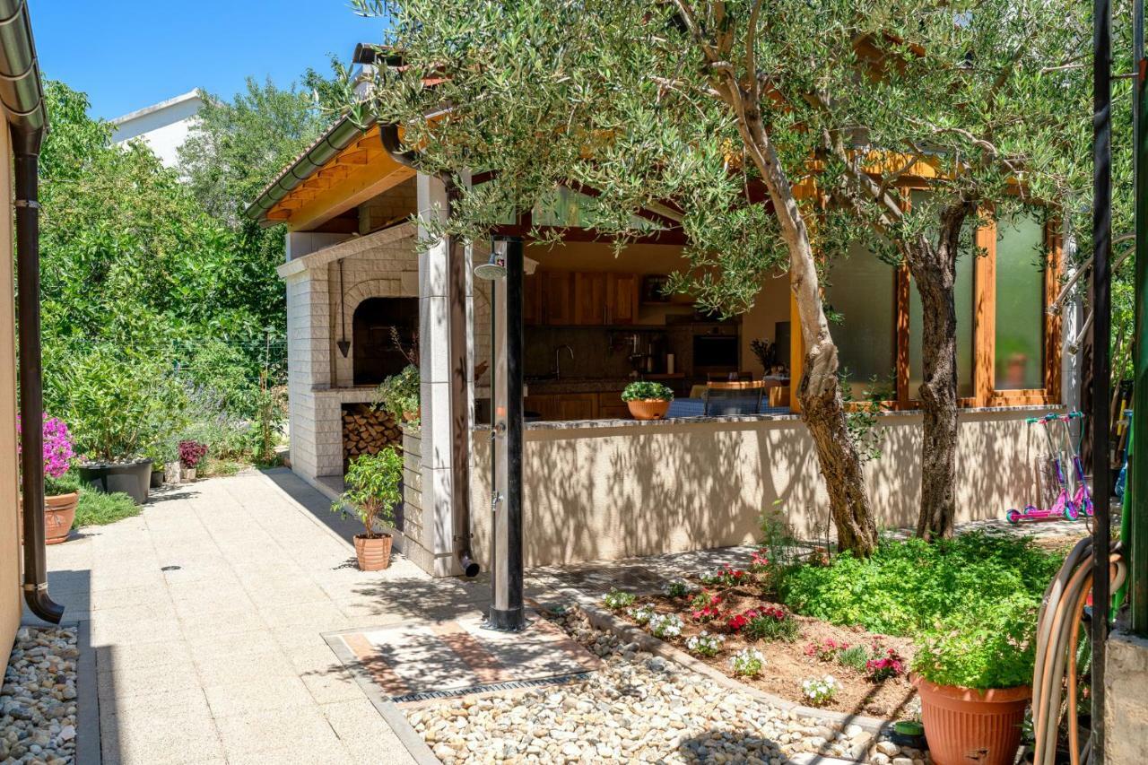 וודיצה Iva Apartmani מראה חיצוני תמונה