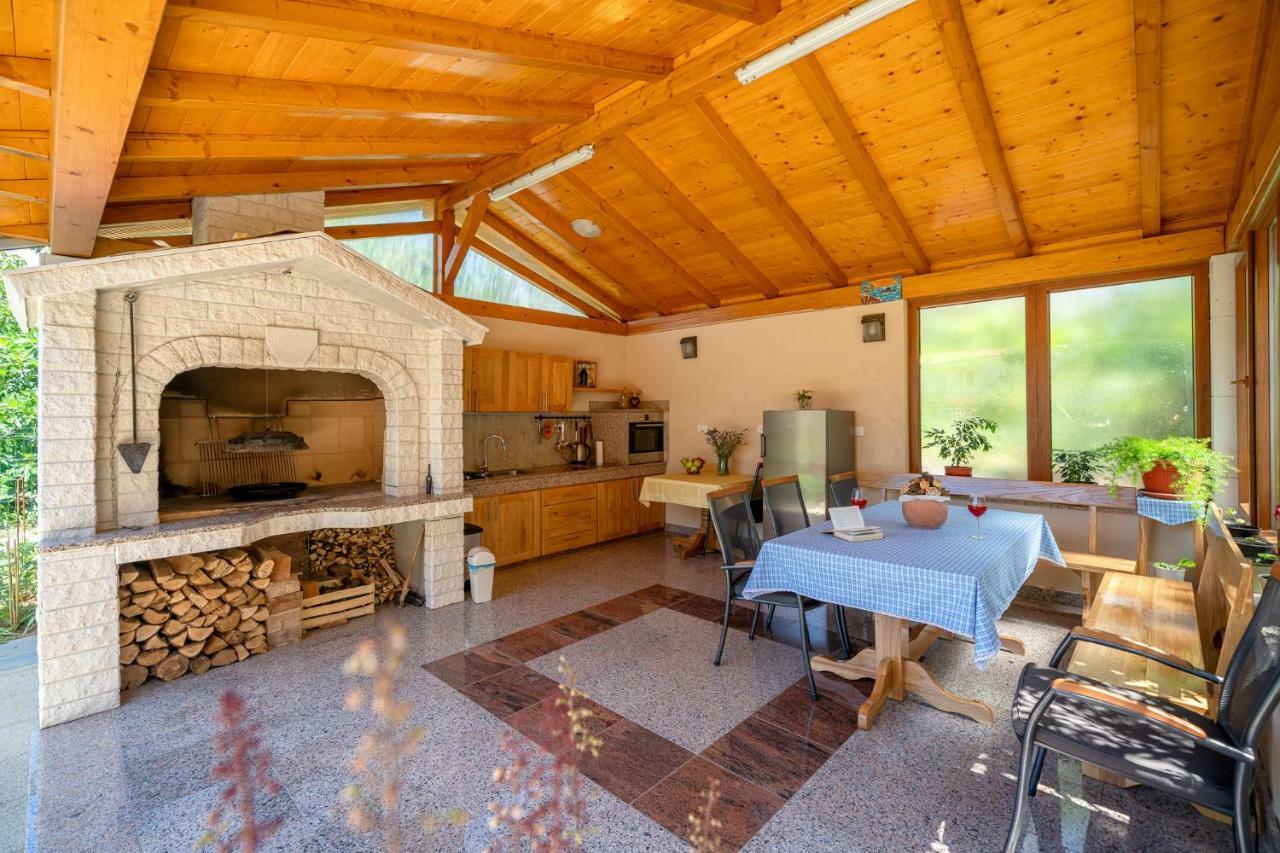 וודיצה Iva Apartmani מראה חיצוני תמונה