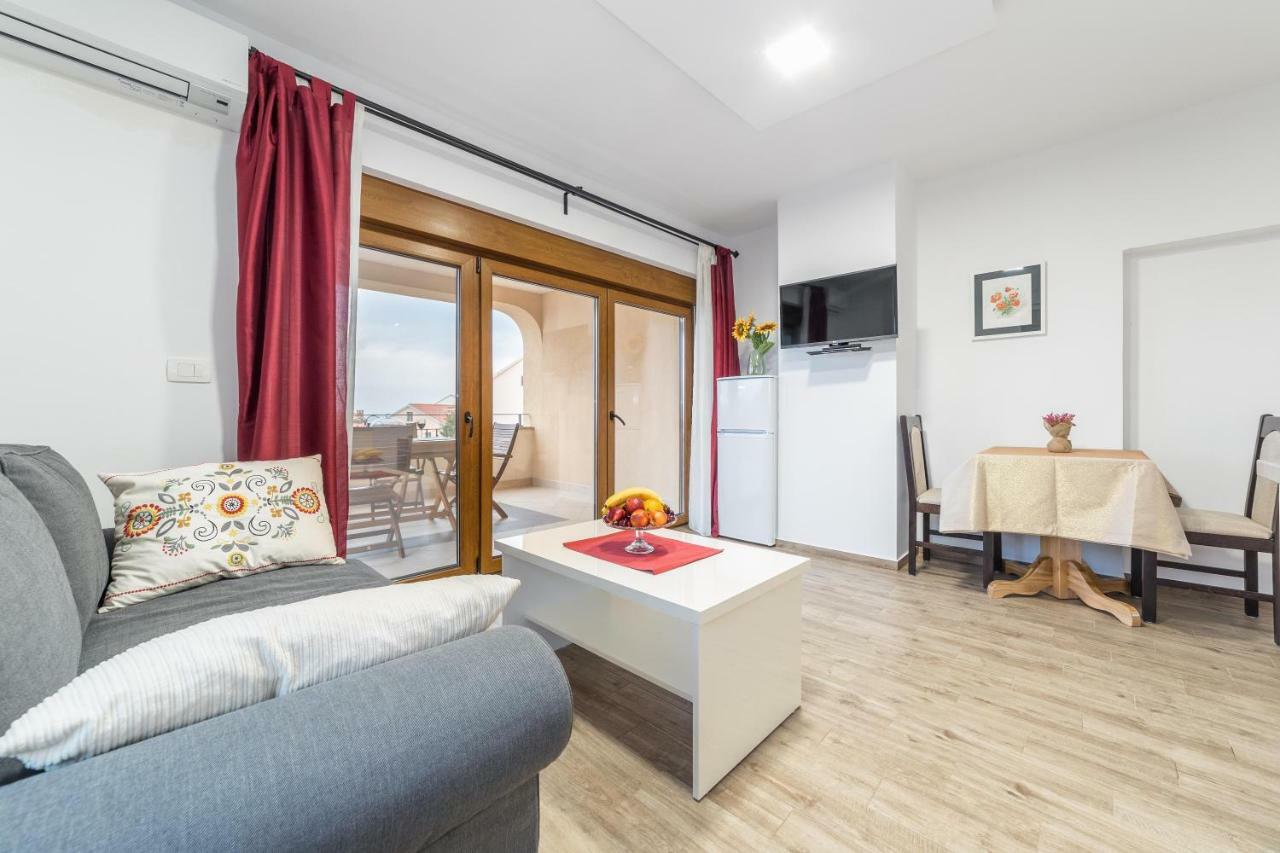 וודיצה Iva Apartmani מראה חיצוני תמונה