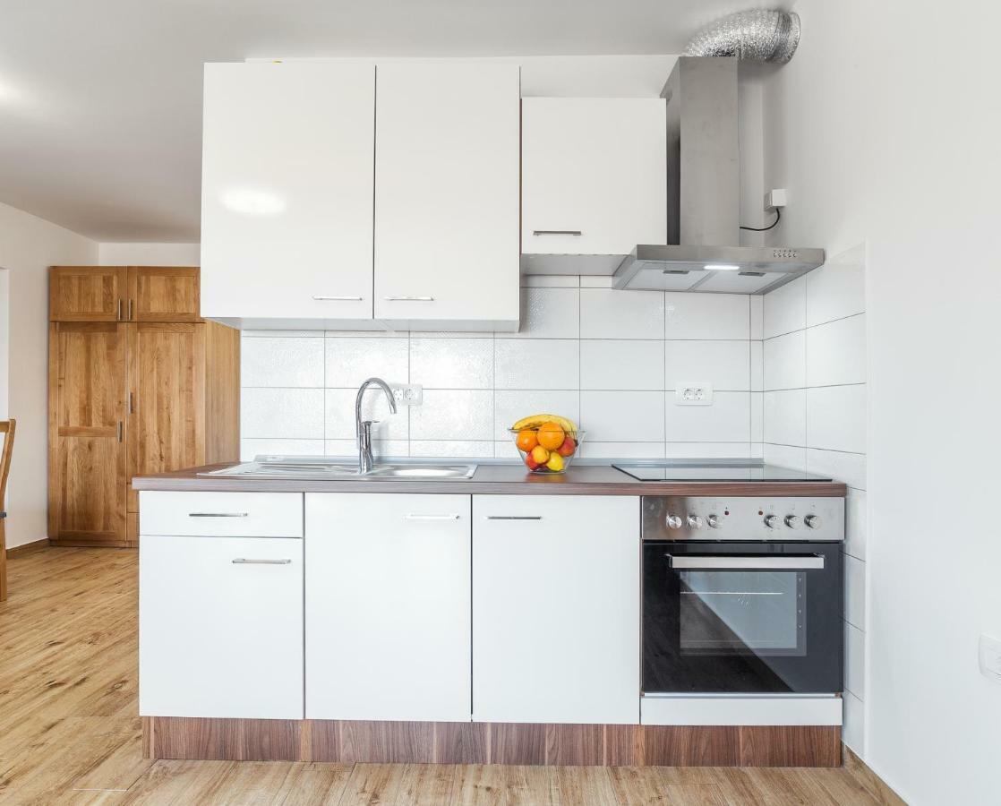 וודיצה Iva Apartmani מראה חיצוני תמונה